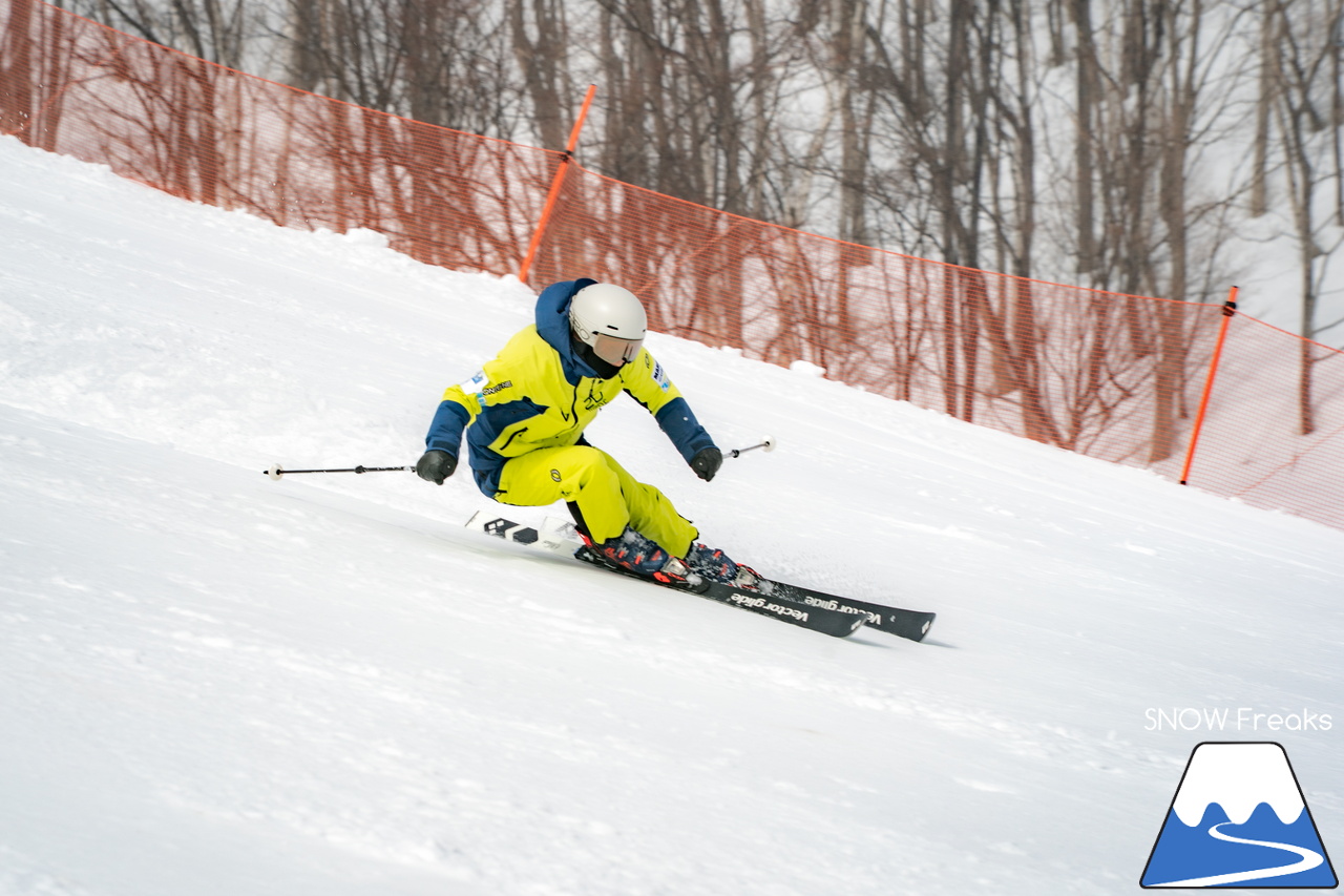 なんと約10年ぶりの「技術選」撮影?! PREMIER SKI ACADEMY presents 『2026プレミアカップ・スキー技術選』レポート！｜朝里川温泉スキー場